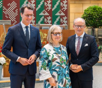 Nordrhein-Westfalen feiert 75 Jahre Landesverfassung