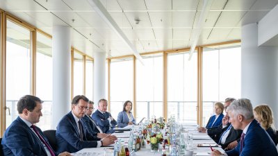 Gipfelgespräch von Ministerpräsident Hendrik Wüst mit Gewerkschaften und Wirtschaft zu den Folgen des Kriegs in der Ukraine für Nordrhein-Westfalen