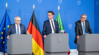 Pressekonferenz zum Gipfelgespräch mit Gewerkschaften und Wirtschaft zu den Folgen des Kriegs in der Ukraine für Nordrhein-Westfalen