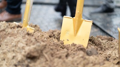 Spatenstich zur Landesgartenschau 2026 durch Ministerpräsident Wüst in Neuss