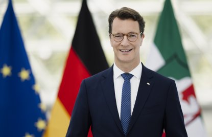 Porträtfoto von Ministerpräsident Hendrik Wüst